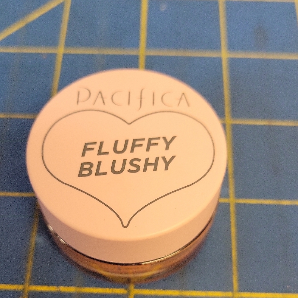 Pacifica Fluffy Blushy - Fluffy New Jar 8g